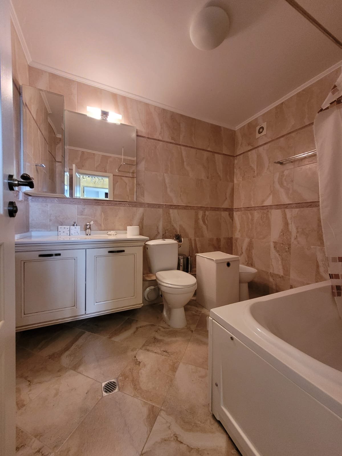 2c99503d8508e8bb76b43d17081aa28c