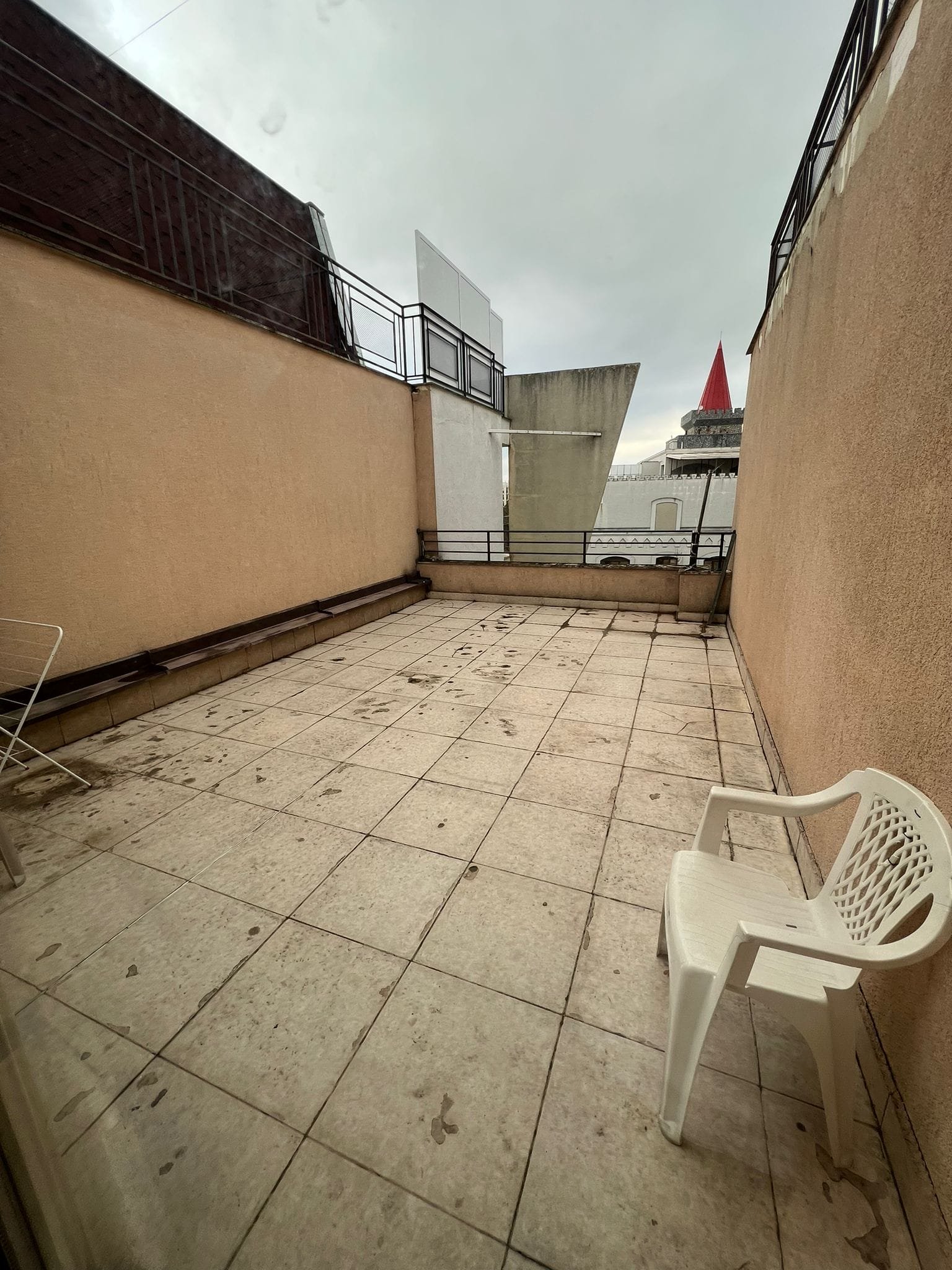 70f45921576c4e764b6567098e3d9d41