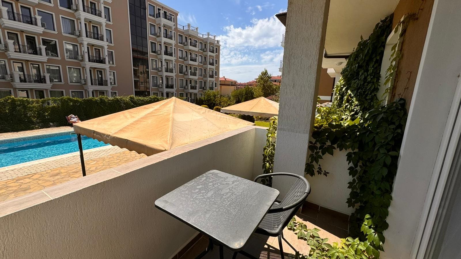 906b2916215a03d2ec9aaff1ee3ca3e2