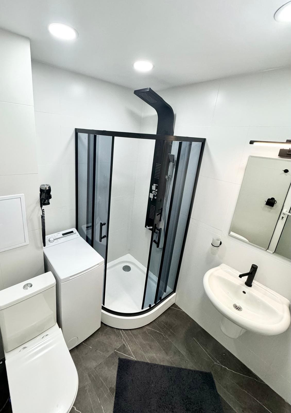 e0713047095566f5df9736aa19d64e93