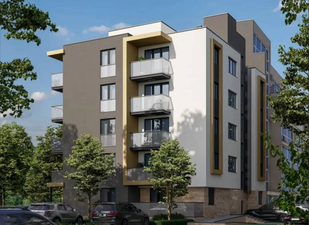 Трехкомнатный апартамент в комплексе City v2 с современным дизайном фасада, зелеными насаждениями и парковкой.