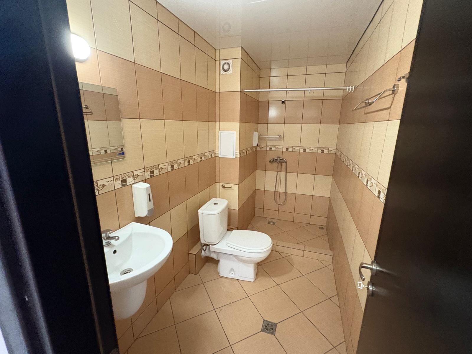 WhatsApp Image 2025-10-09 at 16.02.47(2)