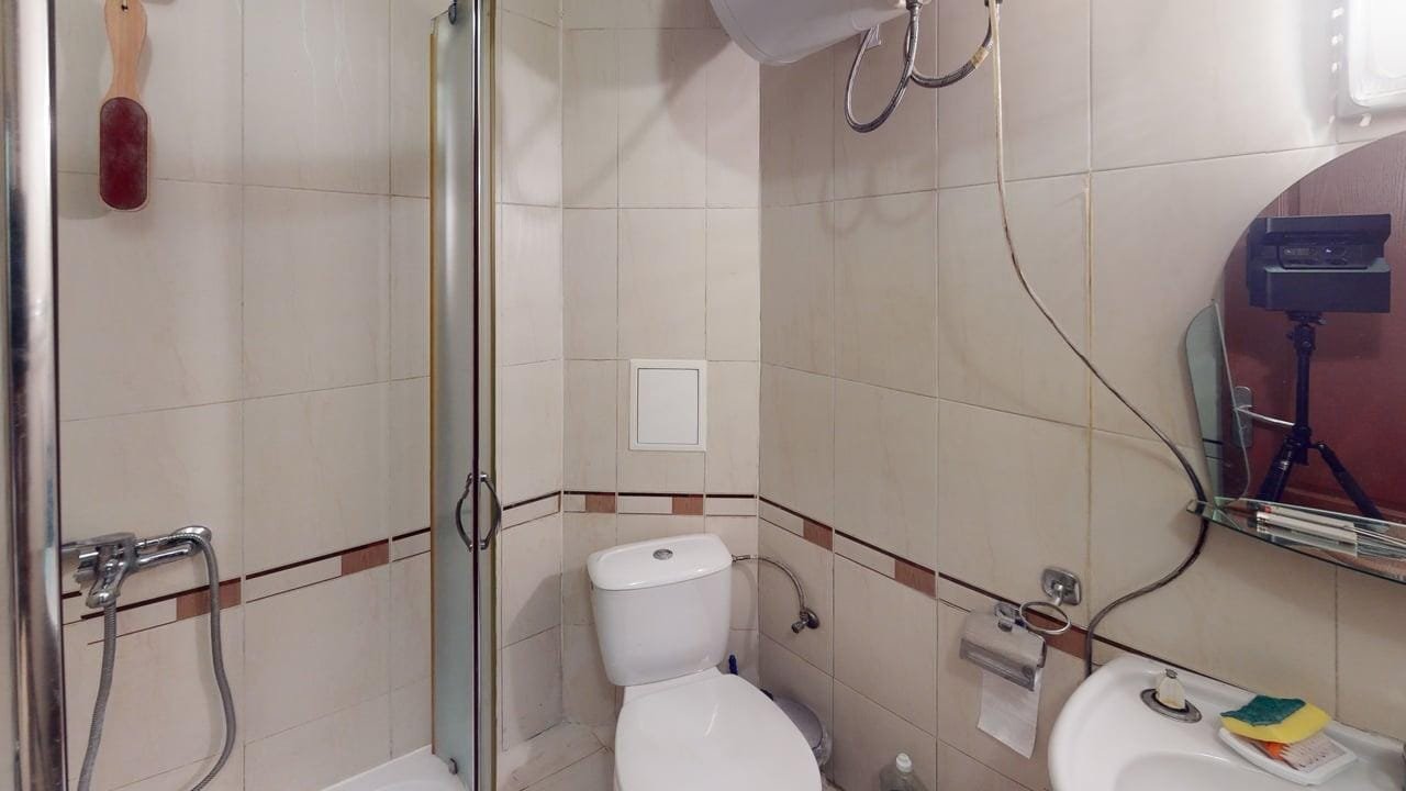 Amadeus-1-Ap-B9-Bathroom