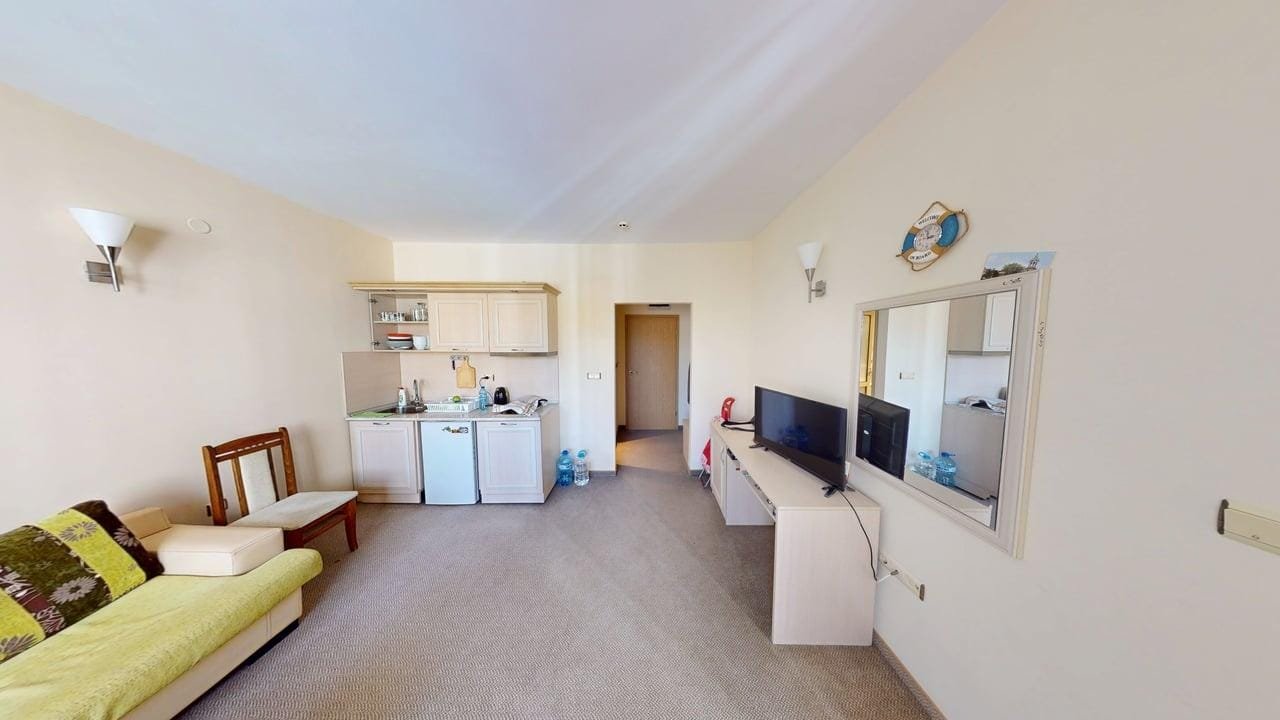 Avalon-C305-09242025_151136