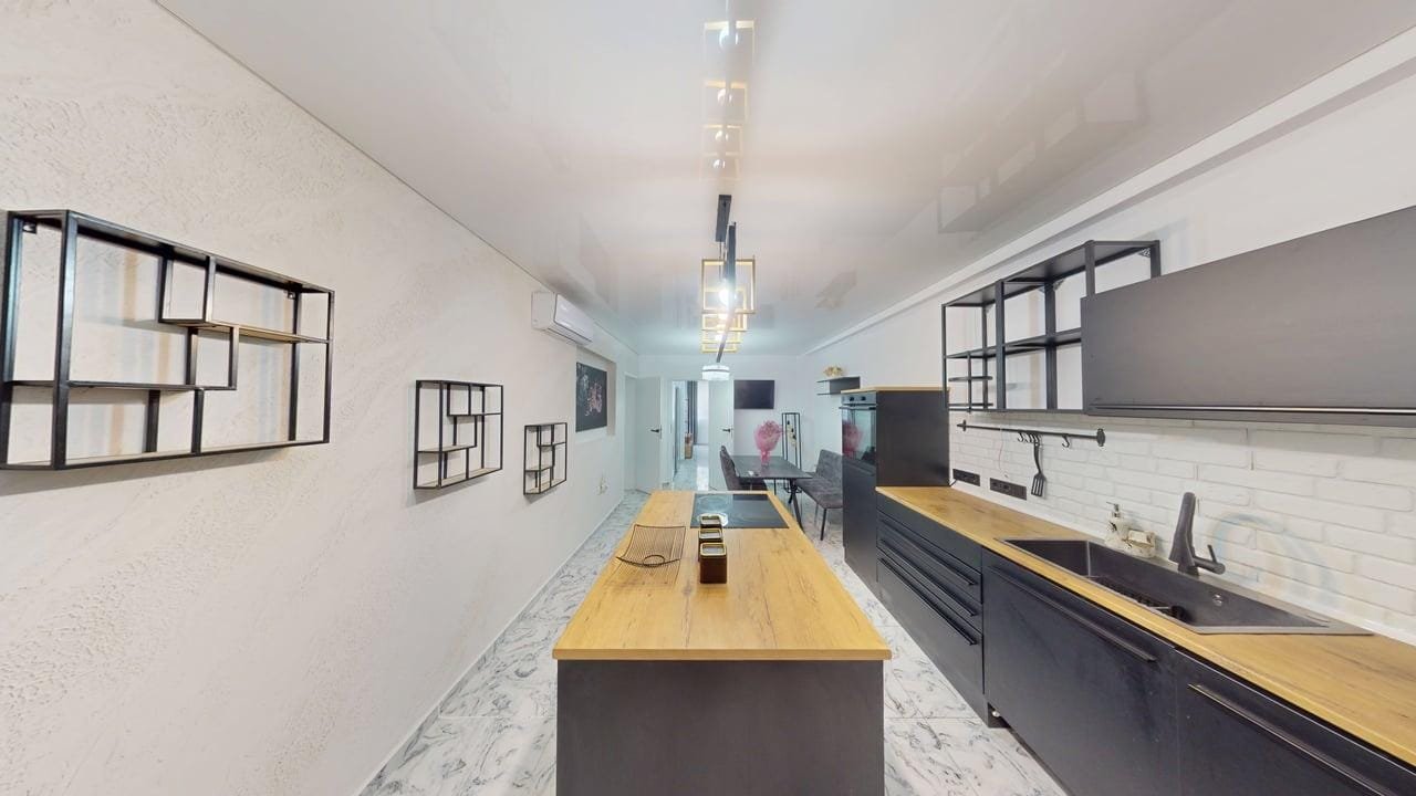 Sol-E-Mar-Ap-B07-12152025_142912