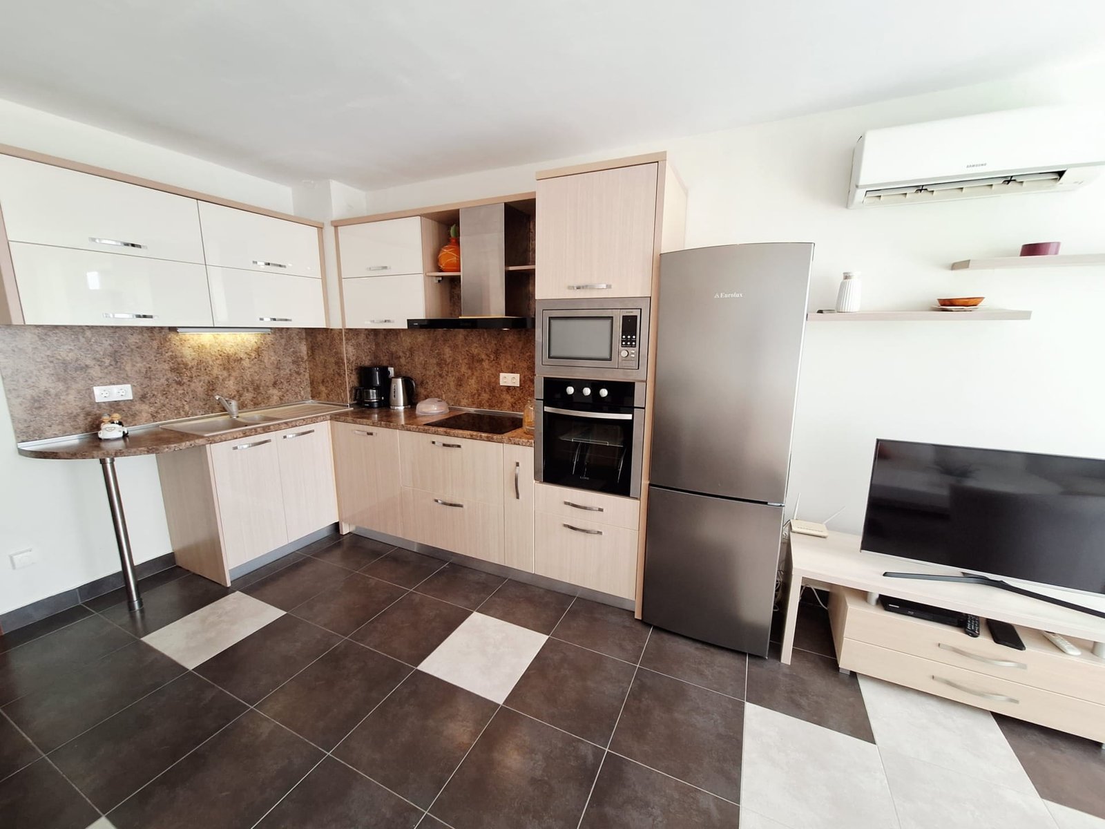 78dd8d2c-41e2-464f-9c7b-5096db3f812d