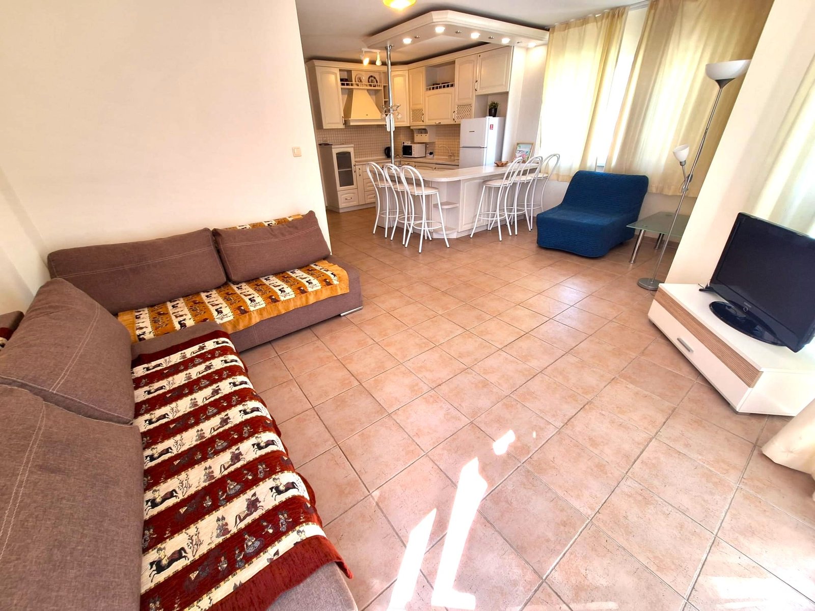 WhatsApp Image 2025-12-12 at 11.00.10