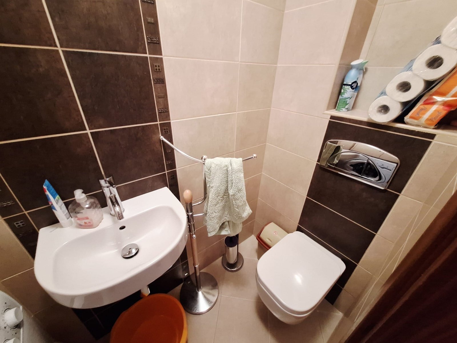 d299ae72-f889-469d-b1b1-77f6c0533897