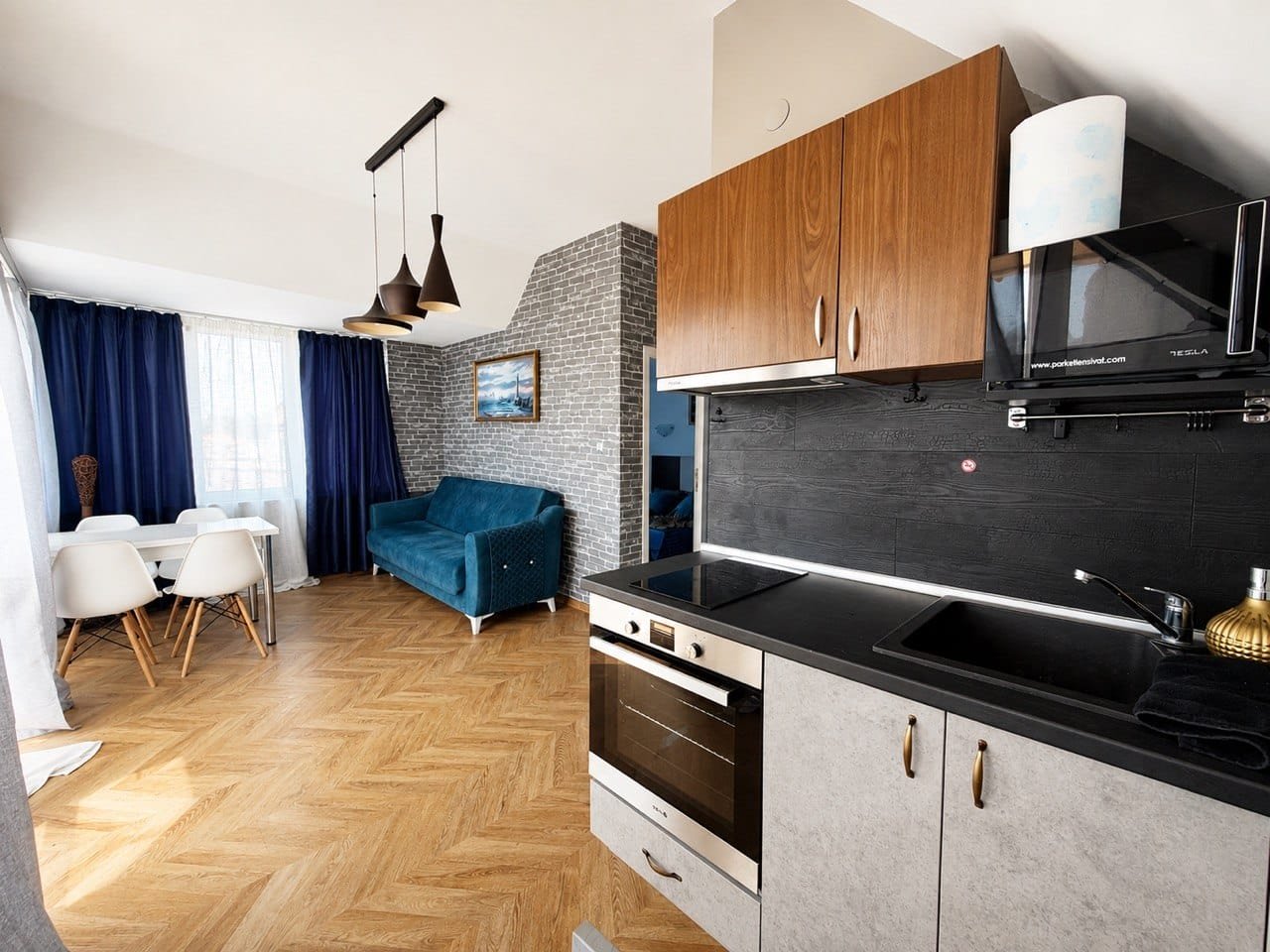 0-4 Two-Bedroom Apartment in the “Vista del Mar” Complex