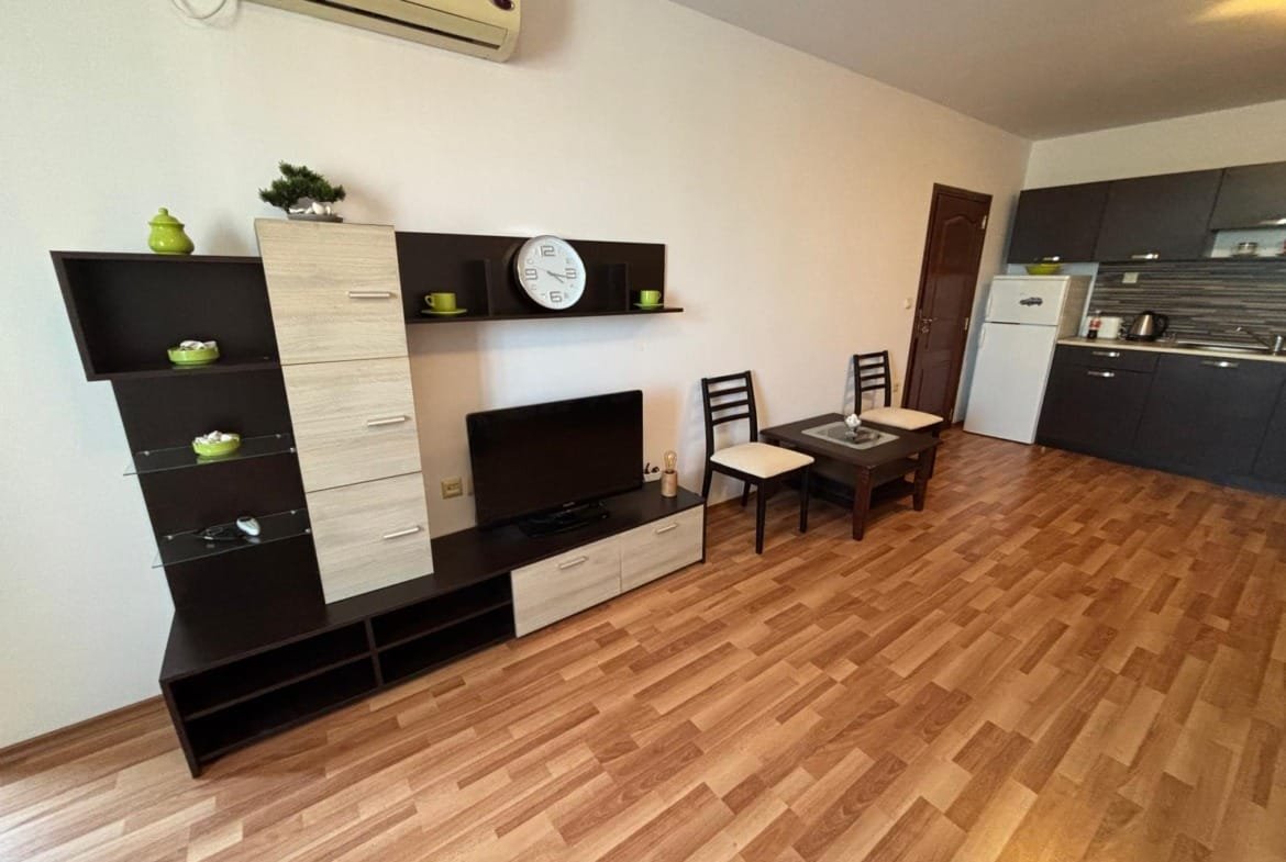 Двухкомнатный апартамент в комплексе “Diamant Residence”