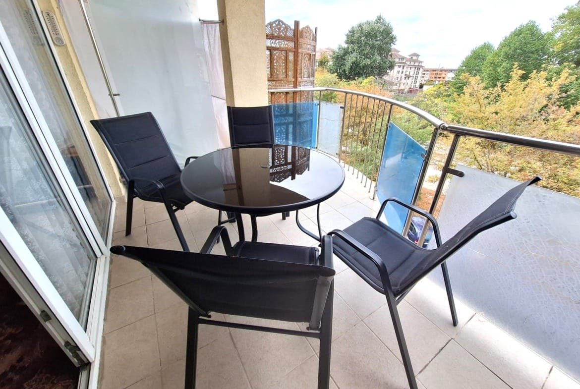 Zweizimmerwohnung im Komplex „Semiramida Garden“