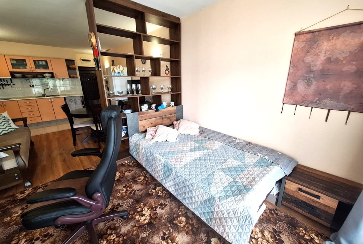 Zweizimmerwohnung im Komplex „Semiramida Garden“