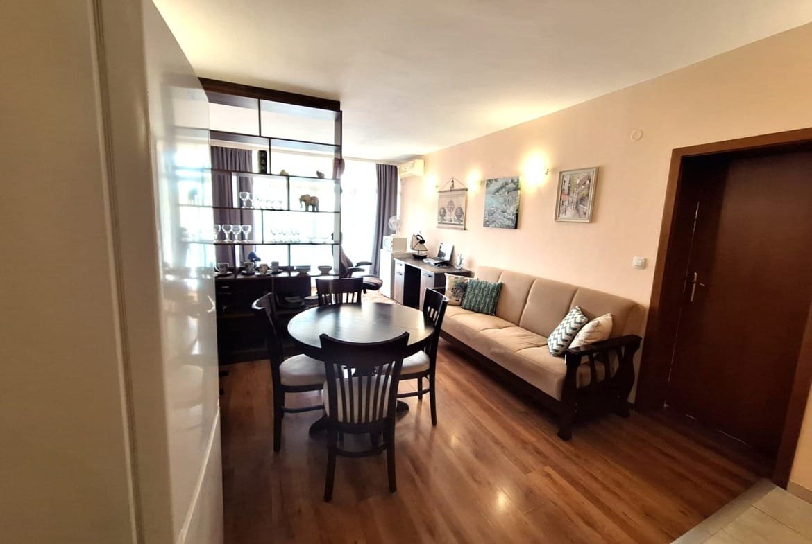 Zweizimmerwohnung im Komplex „Semiramida Garden“