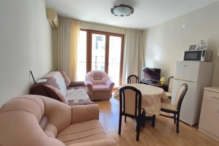 Двустаен апартамент в комплекс „Royal Bay 1“