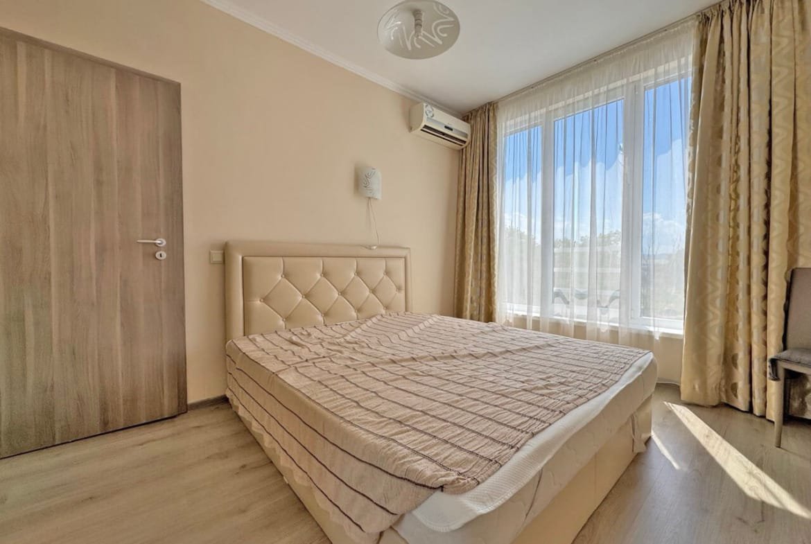 Трехкомнатный апартамент в комплексе “Vip Park”