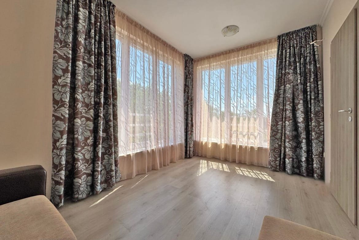 Трехкомнатный апартамент в комплексе “Vip Park”
