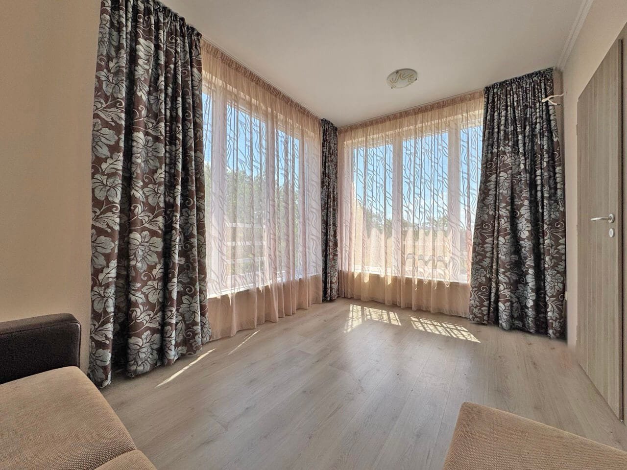 vip-park8 Трехкомнатный апартамент в комплексе “Vip Park”