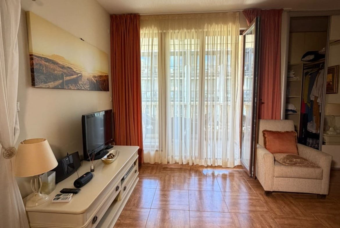 Двустаен апартамент в комплекс „Royal Bay 1“