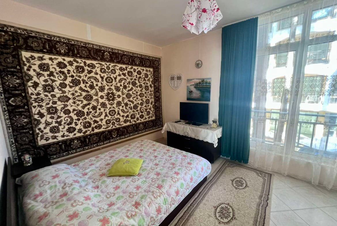 Drei-Zimmer-Wohnung im Komplex “Kamelia Garden”
