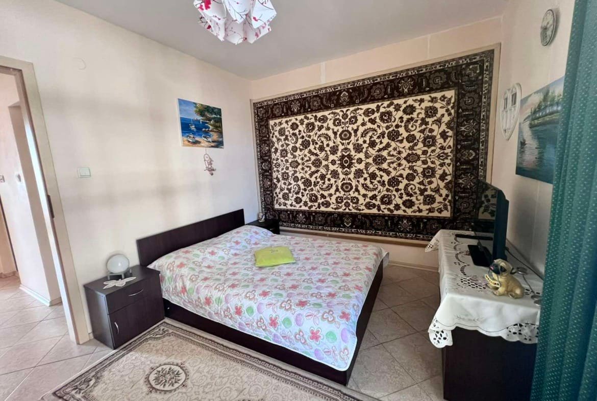 Drei-Zimmer-Wohnung im Komplex “Kamelia Garden”