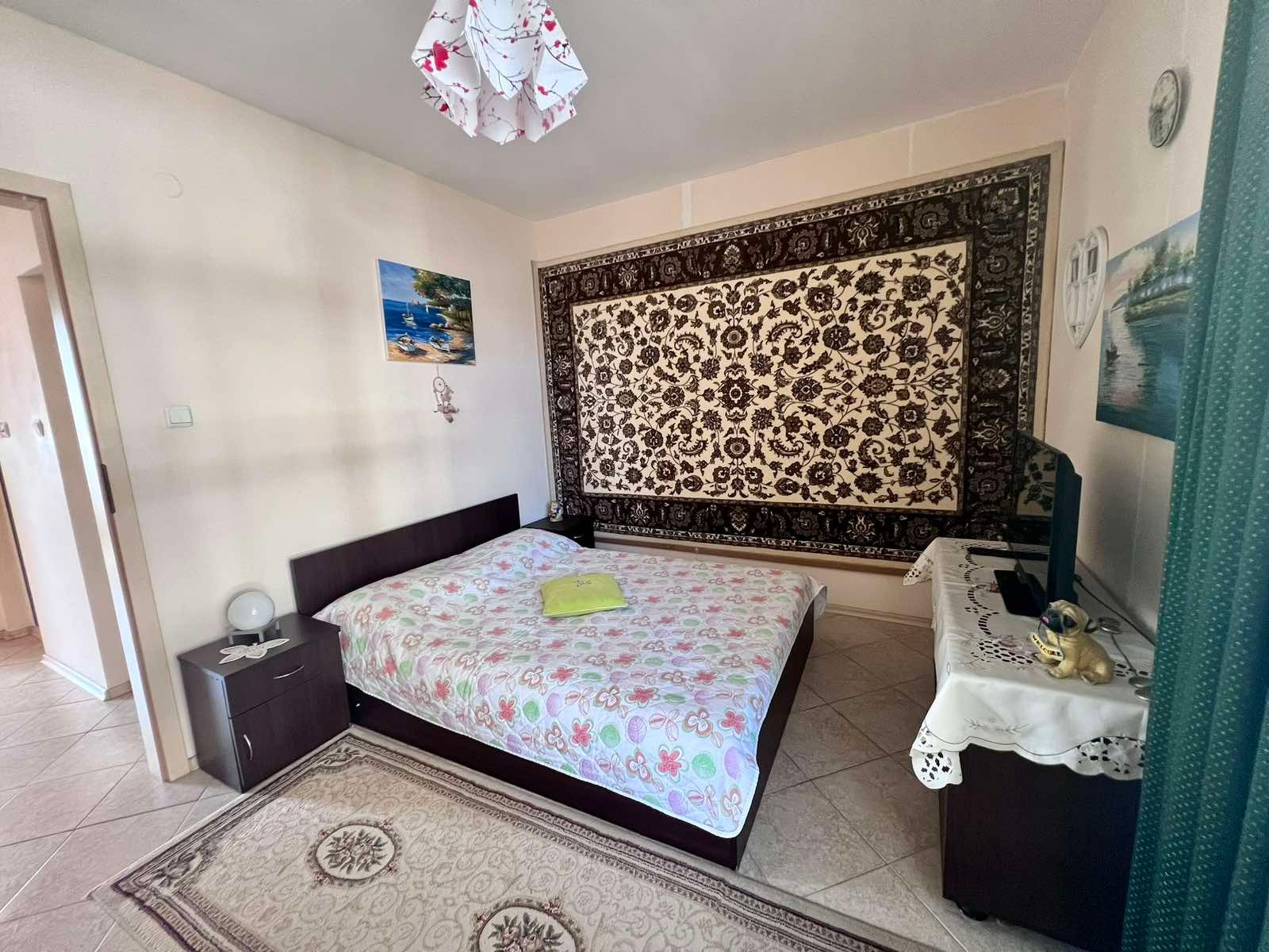 Drei-Zimmer-Wohnung im Komplex “Kamelia Garden”