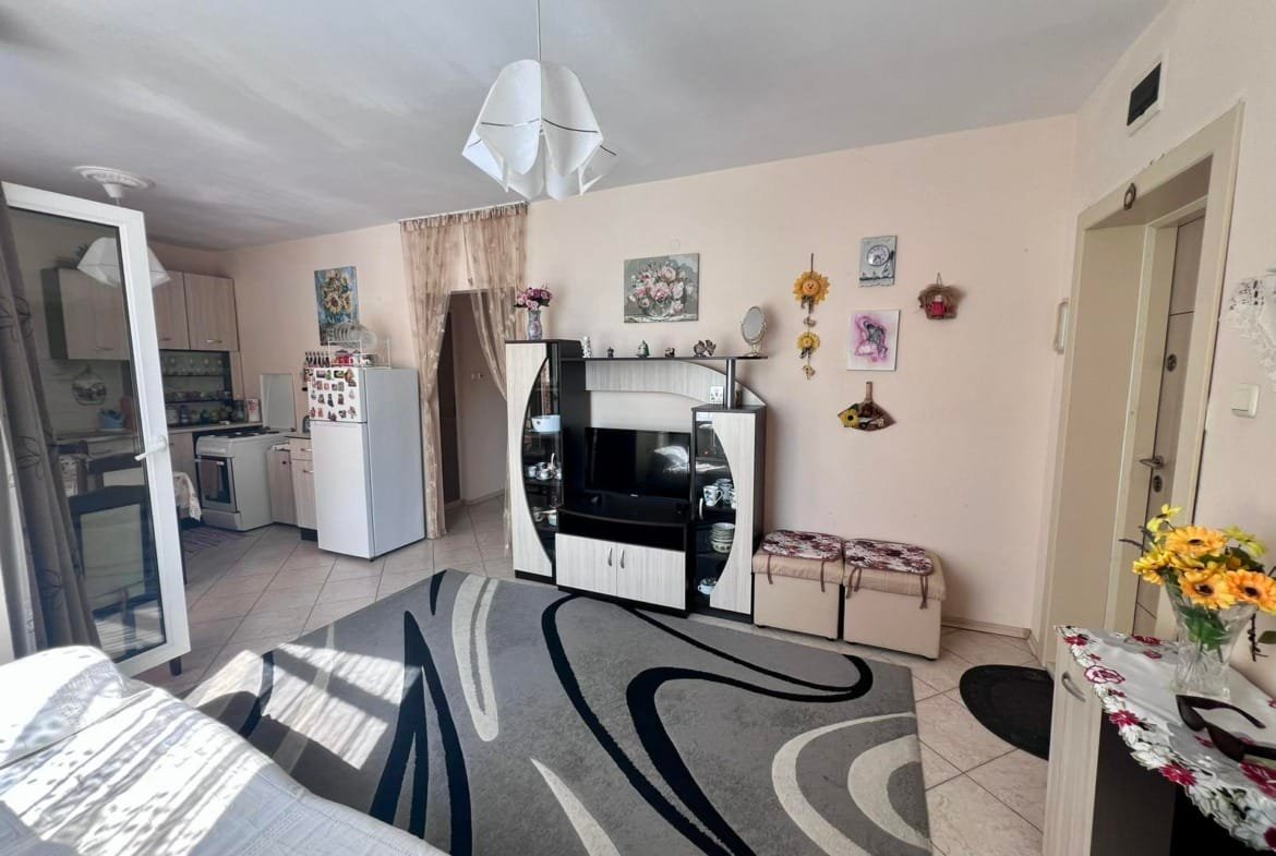 Drei-Zimmer-Wohnung im Komplex “Kamelia Garden”