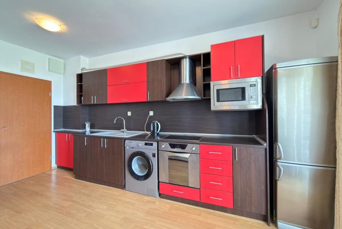 Четырехкомнатный апартамент в комплексе “Sunny Day 3”