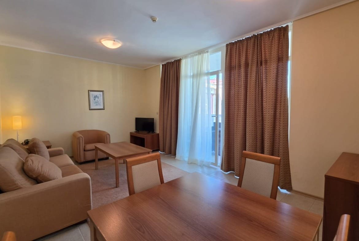 Двухкомнатный апартамент в комплексе “Sunset Resort”