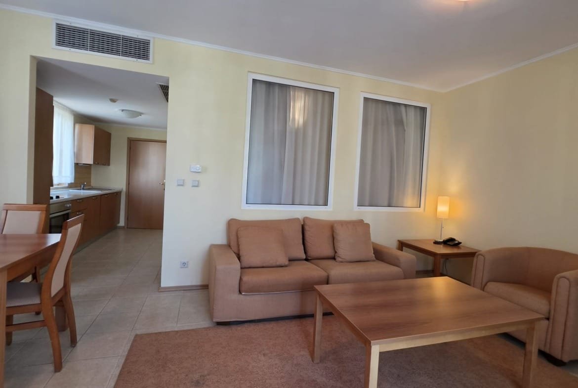 Двухкомнатный апартамент в комплексе “Sunset Resort”