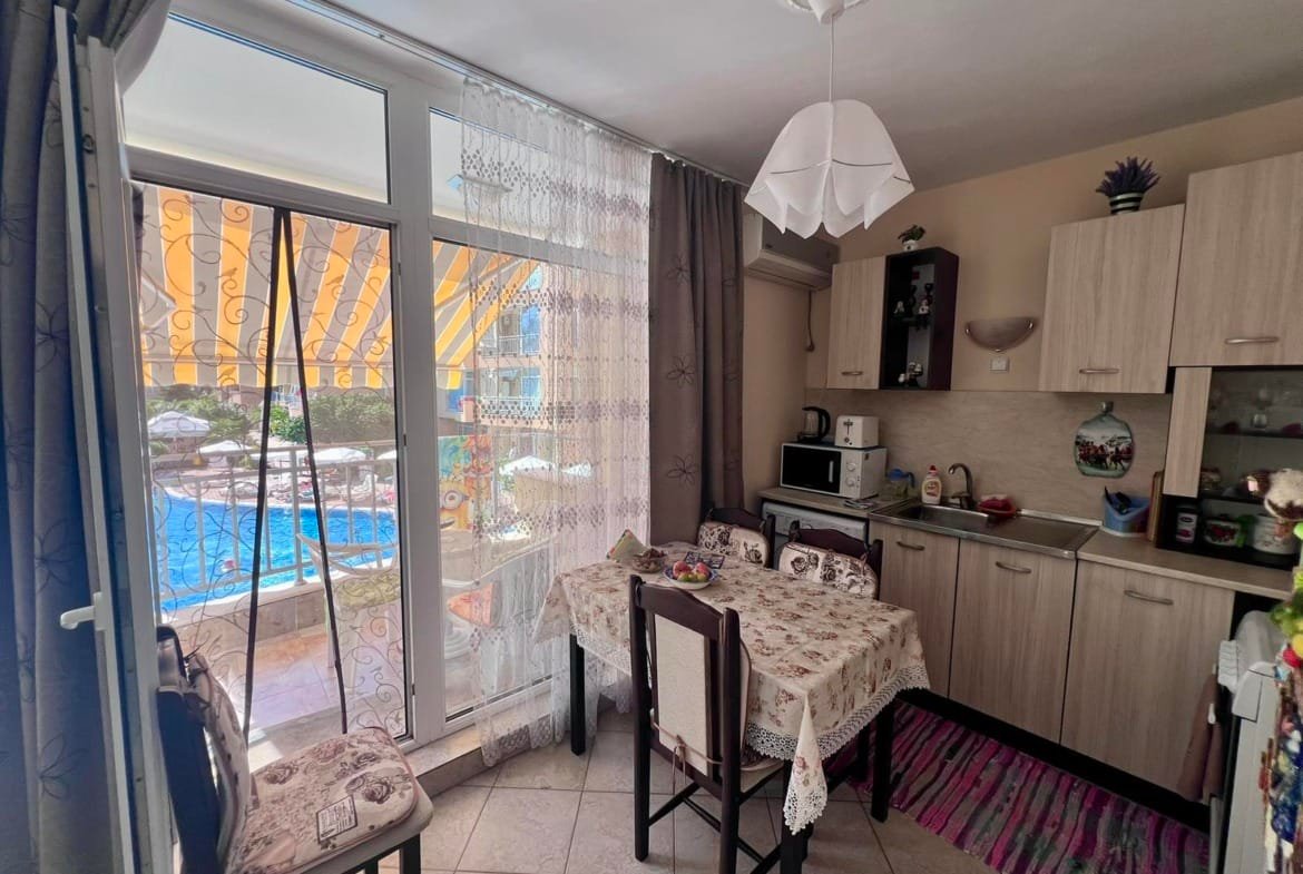 Drei-Zimmer-Wohnung im Komplex “Kamelia Garden”