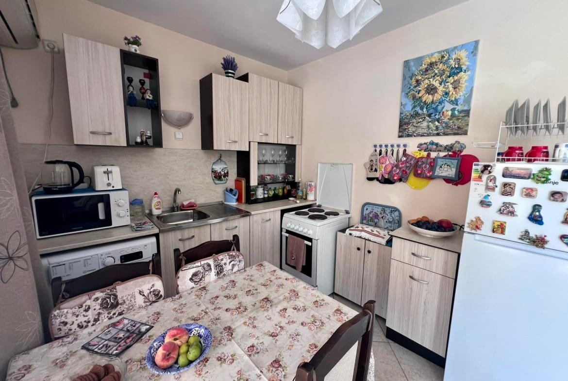 Drei-Zimmer-Wohnung im Komplex “Kamelia Garden”