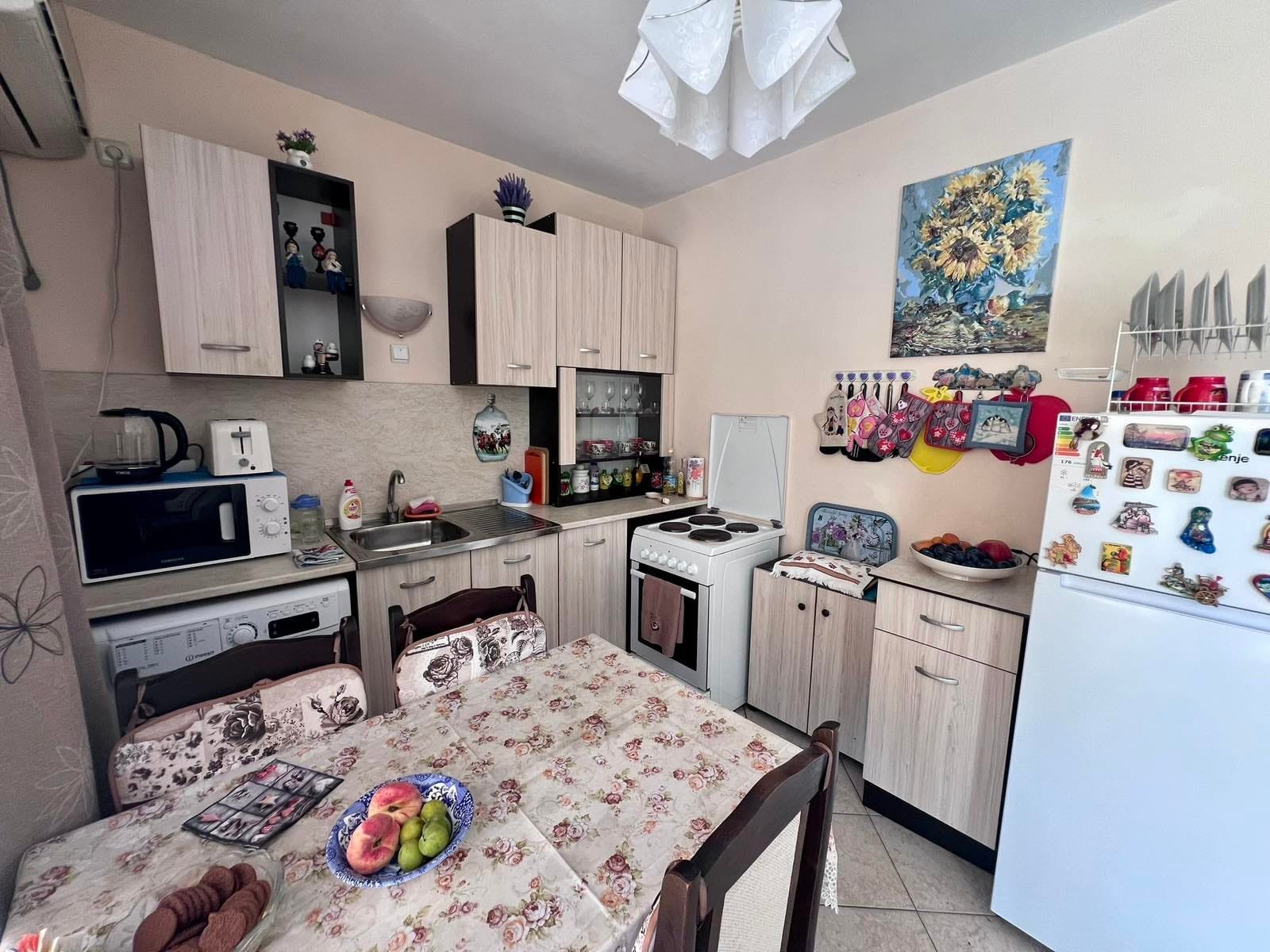 Drei-Zimmer-Wohnung im Komplex “Kamelia Garden”