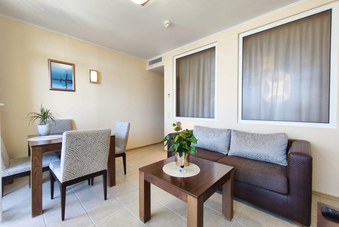 Двухкомнатный апартамент в комплексе “Sunset Resort”