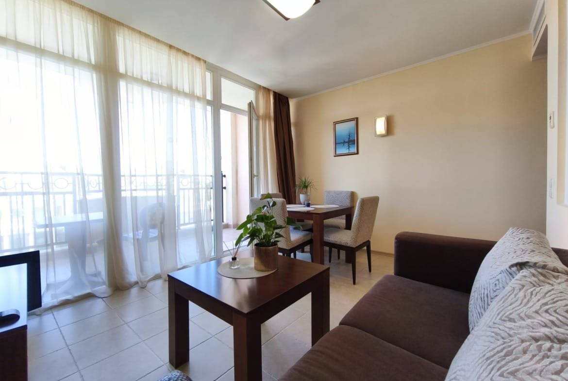 Двухкомнатный апартамент в комплексе “Sunset Resort”