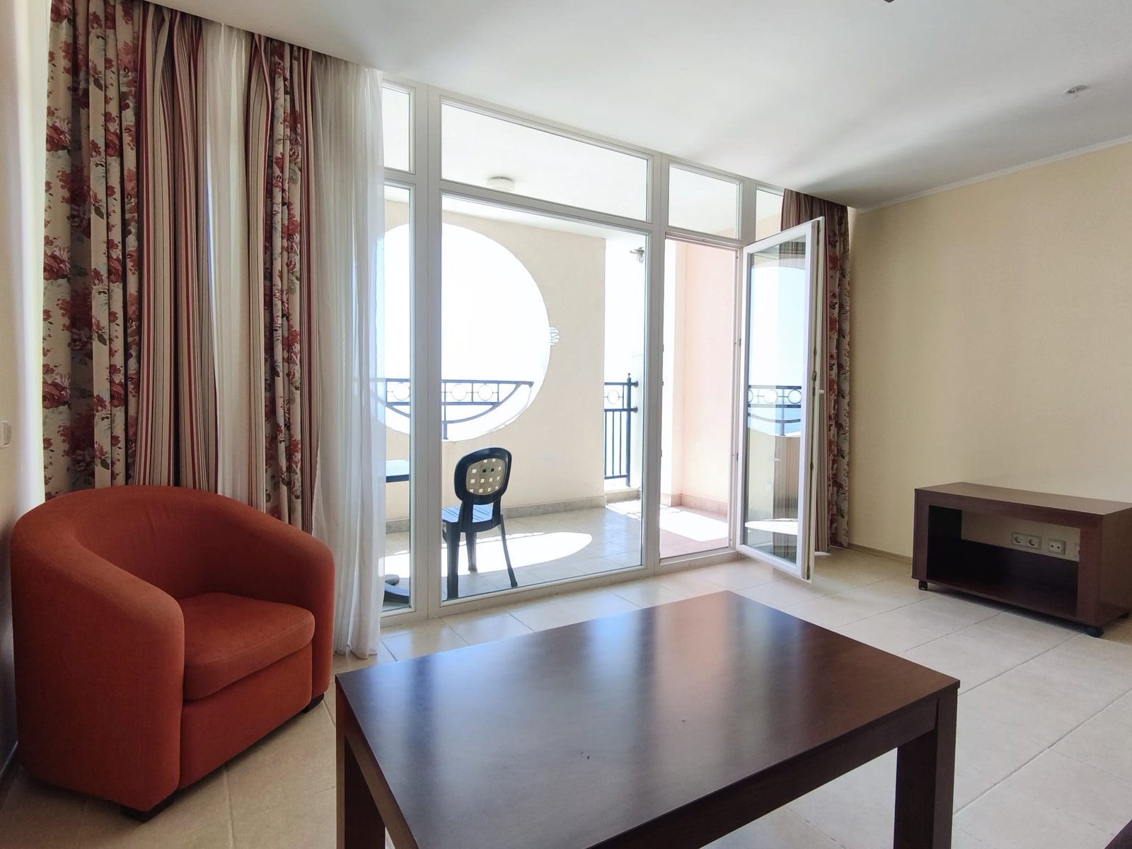 Двухкомнатный апартамент в комплексе “Sunset Resort”