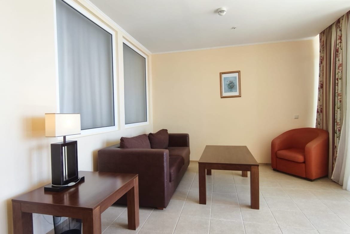 Двухкомнатный апартамент в комплексе “Sunset Resort”