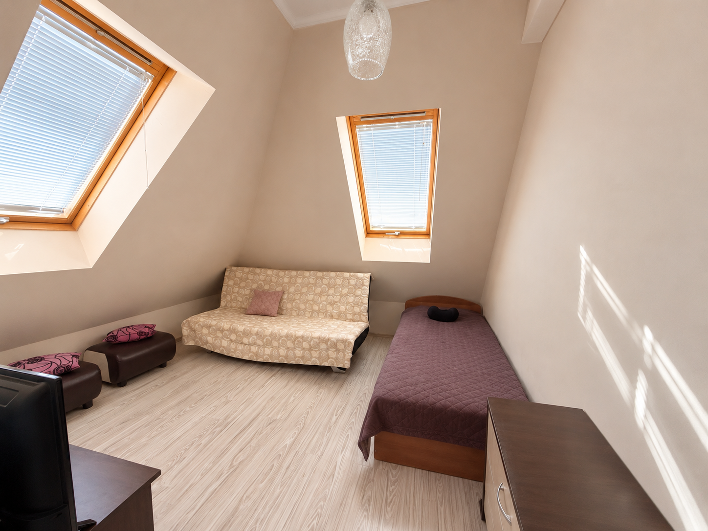 8Persani (6) Drei-Zimmer-Wohnung im Komplex “Persani 3”