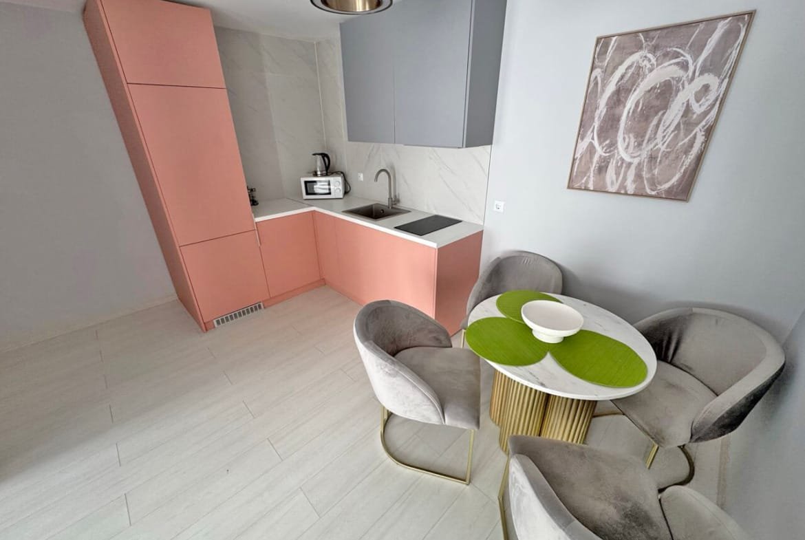 Drei-Zimmer-Wohnung im Komplex „J’Adore Secret Garden“