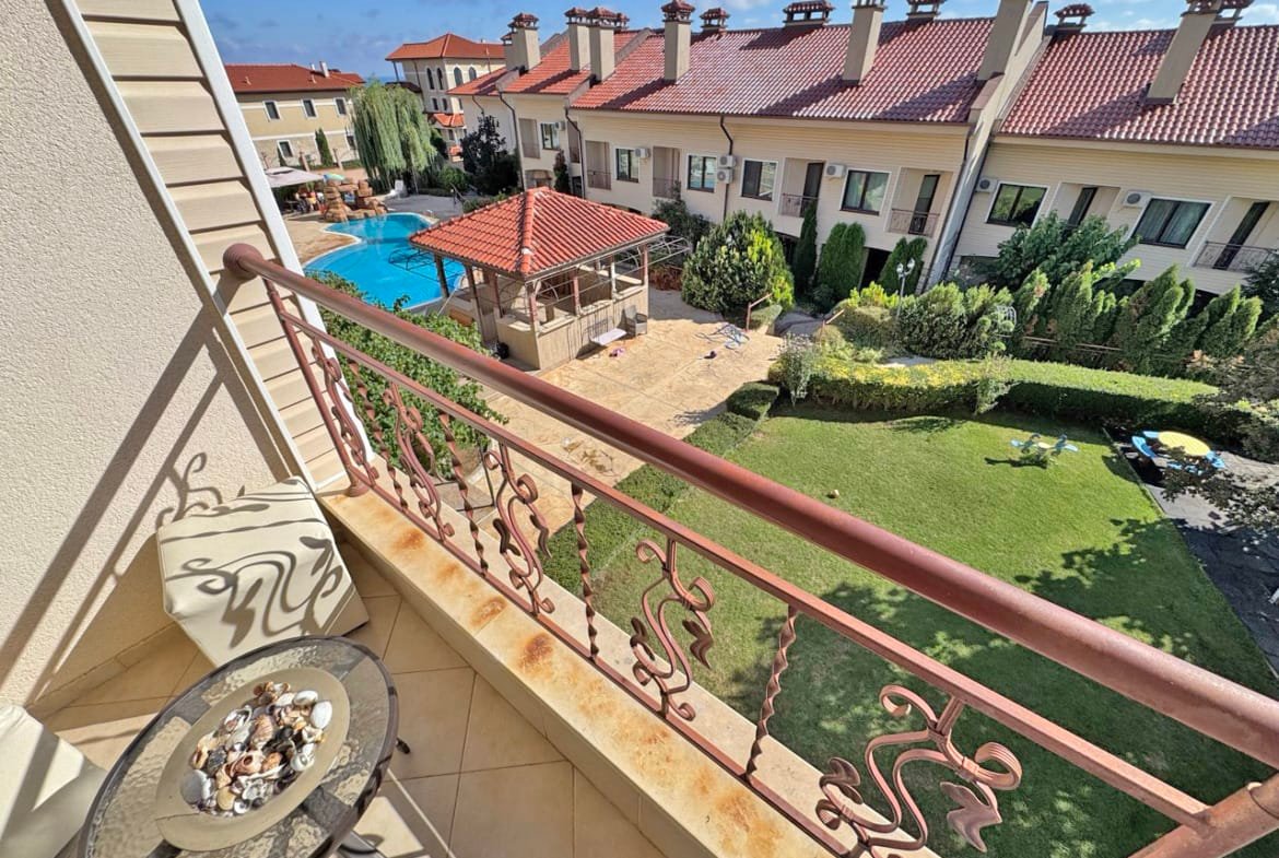 Dvoukomorový apartmán v komplexu „Saint Nikola“