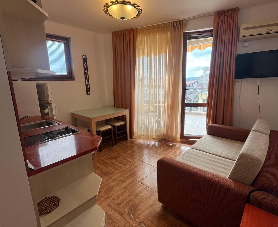 Двухкомнатный апартамент в комплексе “Royal Bay 2”