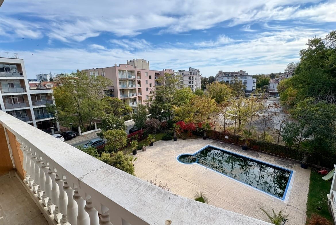 Двухкомнатный апартамент в комплексе “Villa Aria”