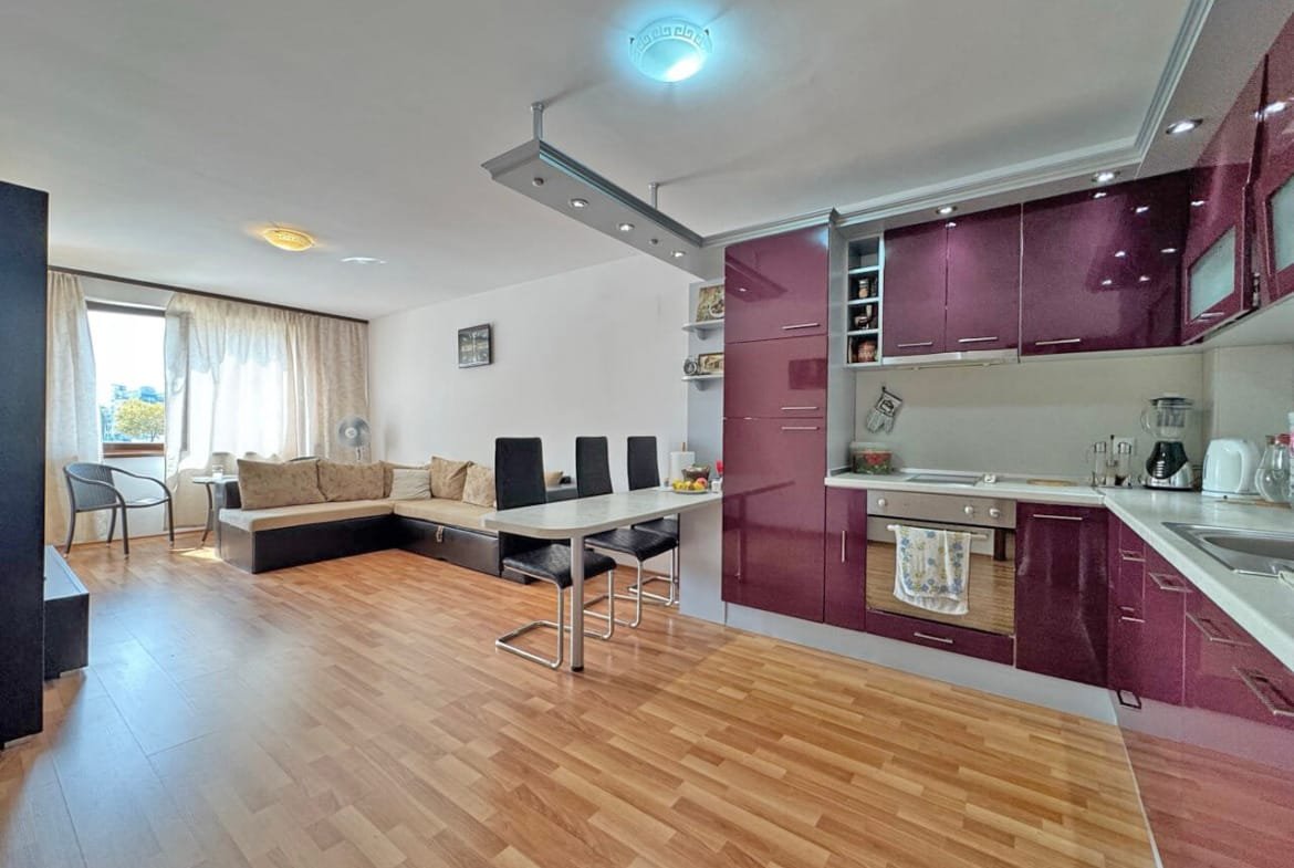 Двухкомнатный апартамент в комплексе “Diamant Residence”