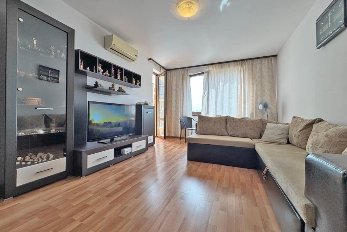 Двухкомнатный апартамент в комплексе “Diamant Residence”