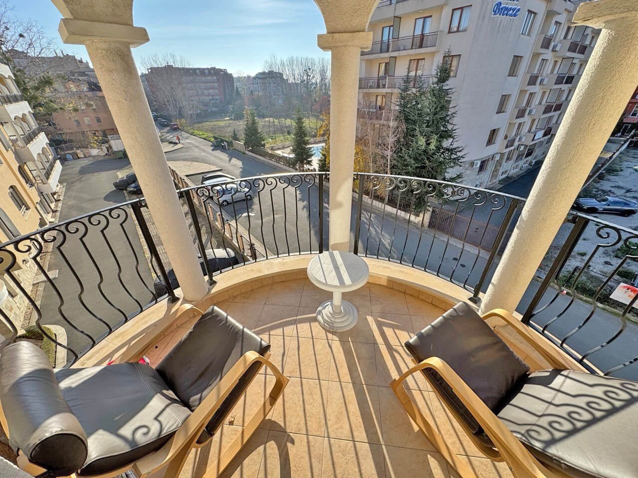 unnamed Трехкомнатный апартамент в комплексе “Royal Sun”